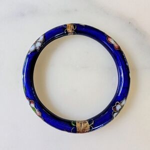 NWT. Vintage Royal Blue Floral Circle Cloisonné Enamel Bangle Bracelet With Case